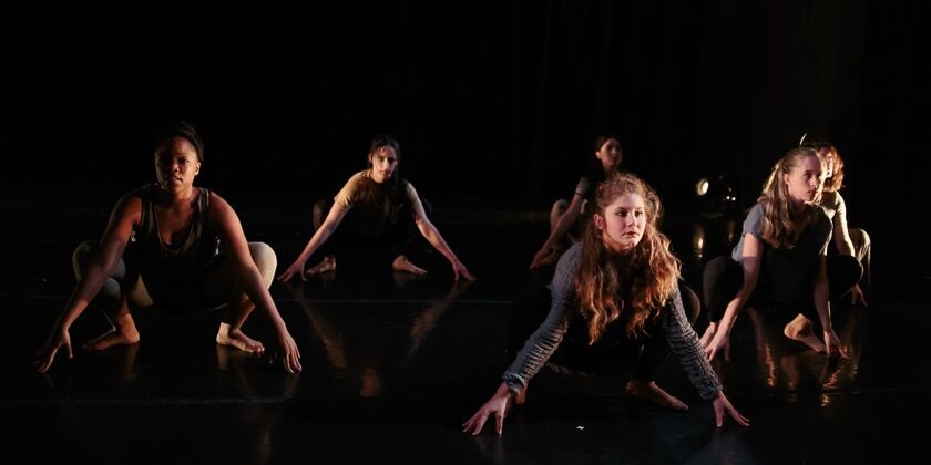 Muliebris Dance Theatre in "spaces between: fall and float"