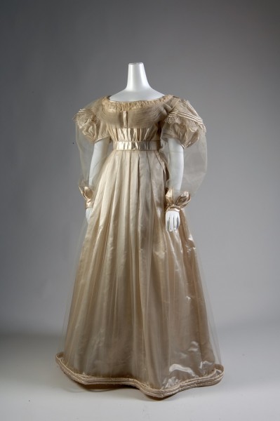 Evening dress in cream silk satin, tulle, and chiffon, 1830, Russia. The Museum at FIT, 2007.12.4. Photograph Â© The Museum at FIT.