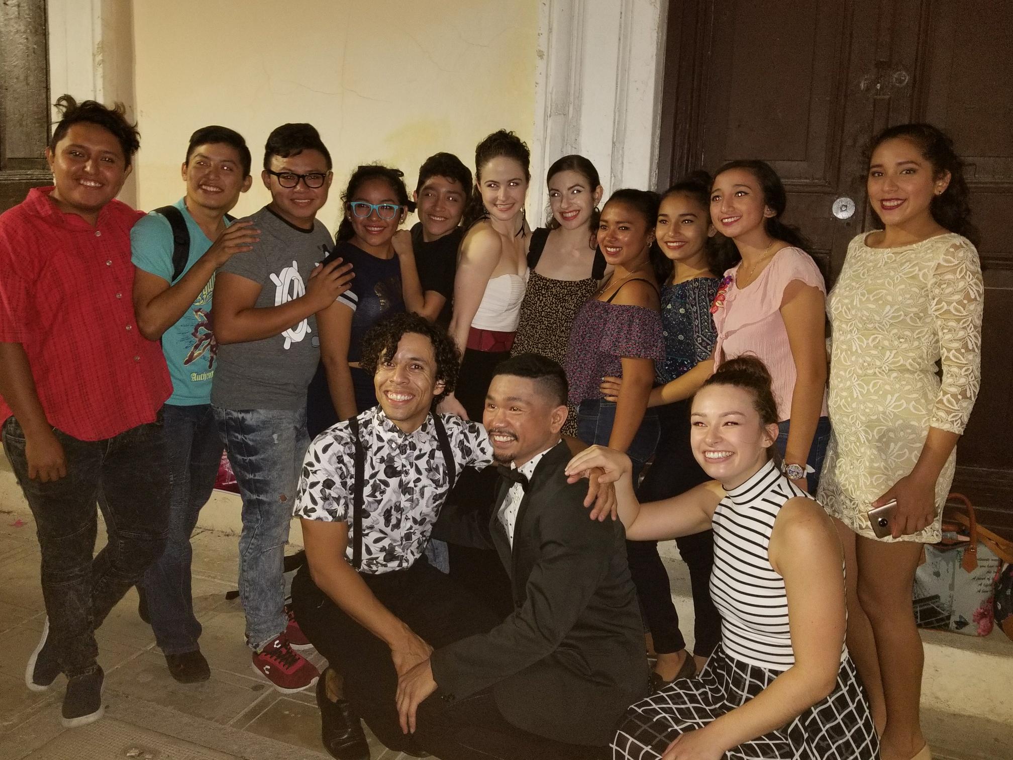 Eryc Taylor Dance Company posing with some students from one of their workshop held in Chocholá.