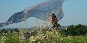 A POSTCARD: Catlin Cobb on Dance as Ritual/Dance as Performance at the Jardin d’Alice in Bordeaux 