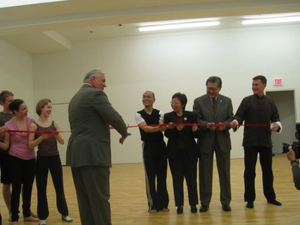 Pictured (L to R) Dancers- McPheeters, Jennifer Rose, and Harris with PA State Representative Bill Keller, Lin, Dr. Mary Tsu, Director of Taipei Cultural Council in NY, and KYL/Dancers Executive Director, Kenneth Metzner