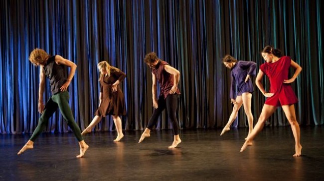 Photo by Yi ChunWu Hilary Clark, Daniel Clifton, Erin Gerken, Heather Olson, and Matthew Rogers, Wrought Iron Fog/ Tere O'Connor Dance