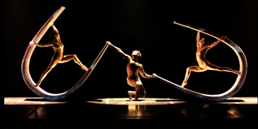 Dance Review of Momix in "Alchemia"