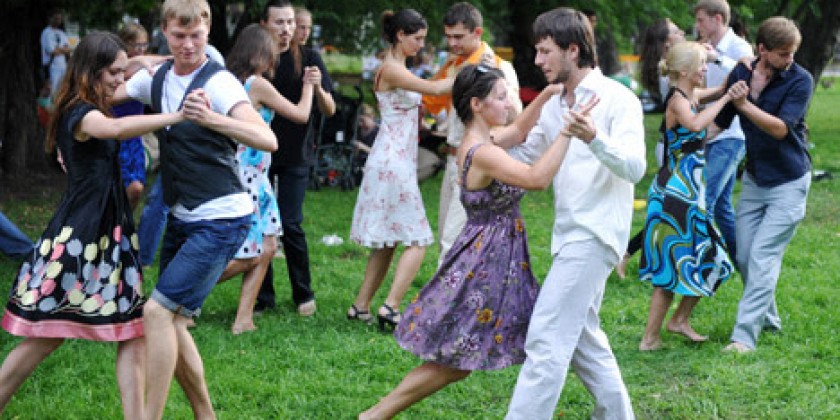 Introducing Dancewave's FREE Brooklyn Summer Swing in Prospect Park